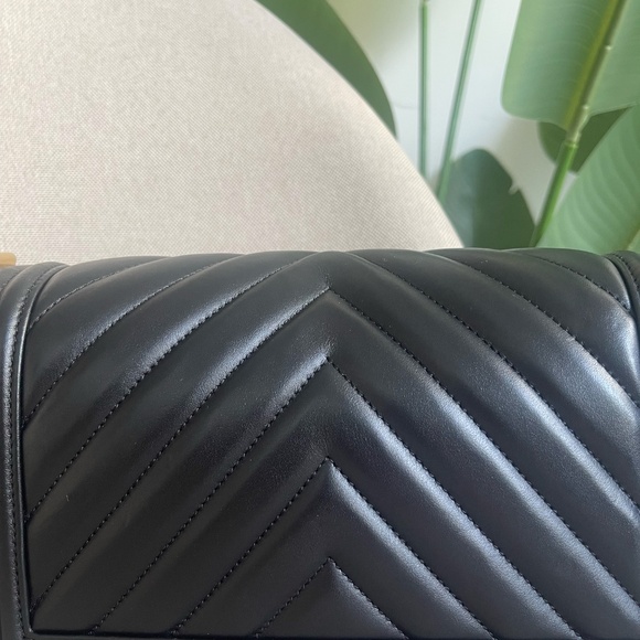 Chanel Old Medium Chevron Boy Bag with Aged GHW - Picture 8 of 11